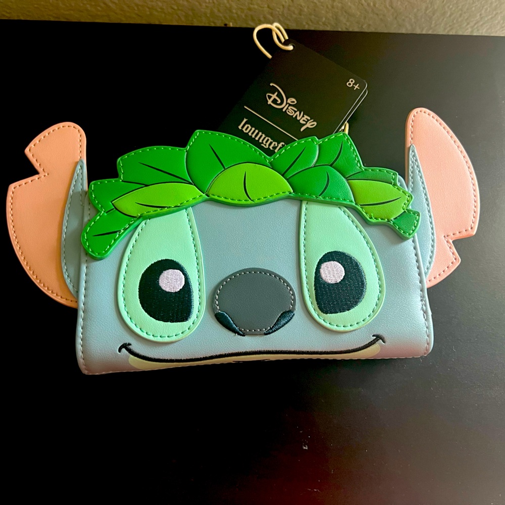 New Disney Loungefly Stitch Luau Wallet